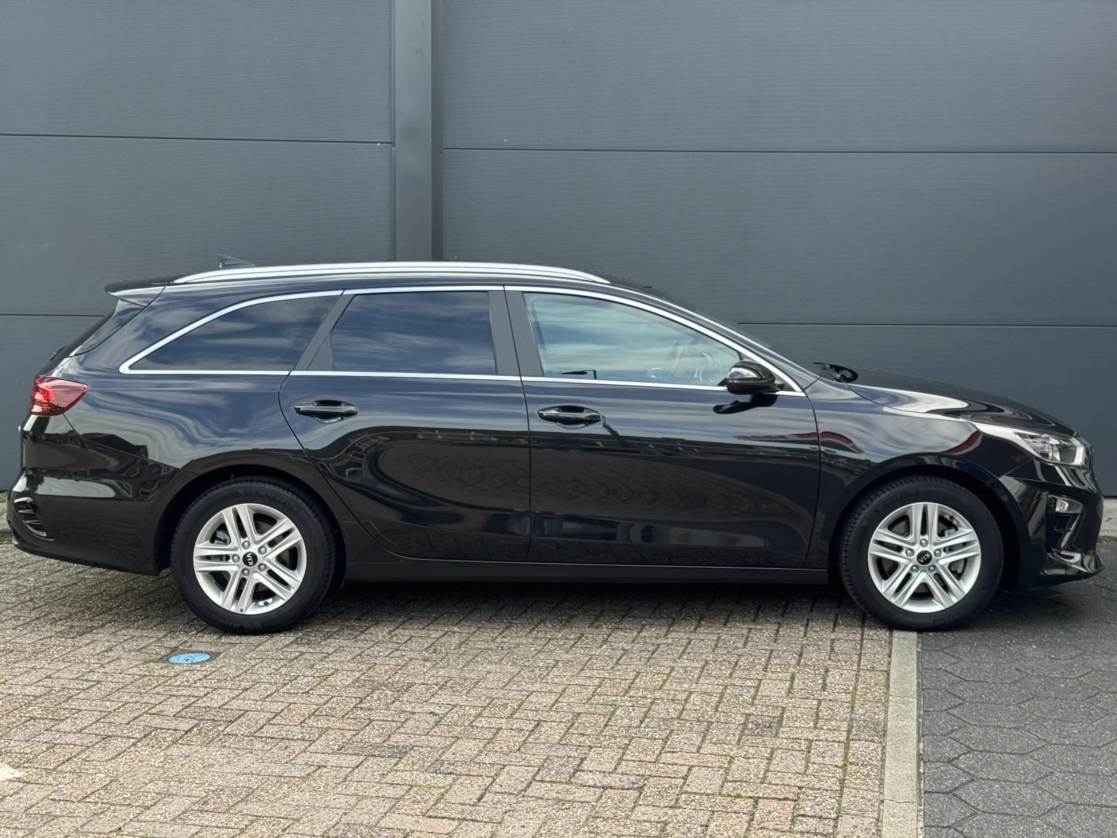 Kia Ceed SW / cee'd SW Sportswagon 1.5 T-GDi DynamicPlusLine / 100% Onder — photo 8