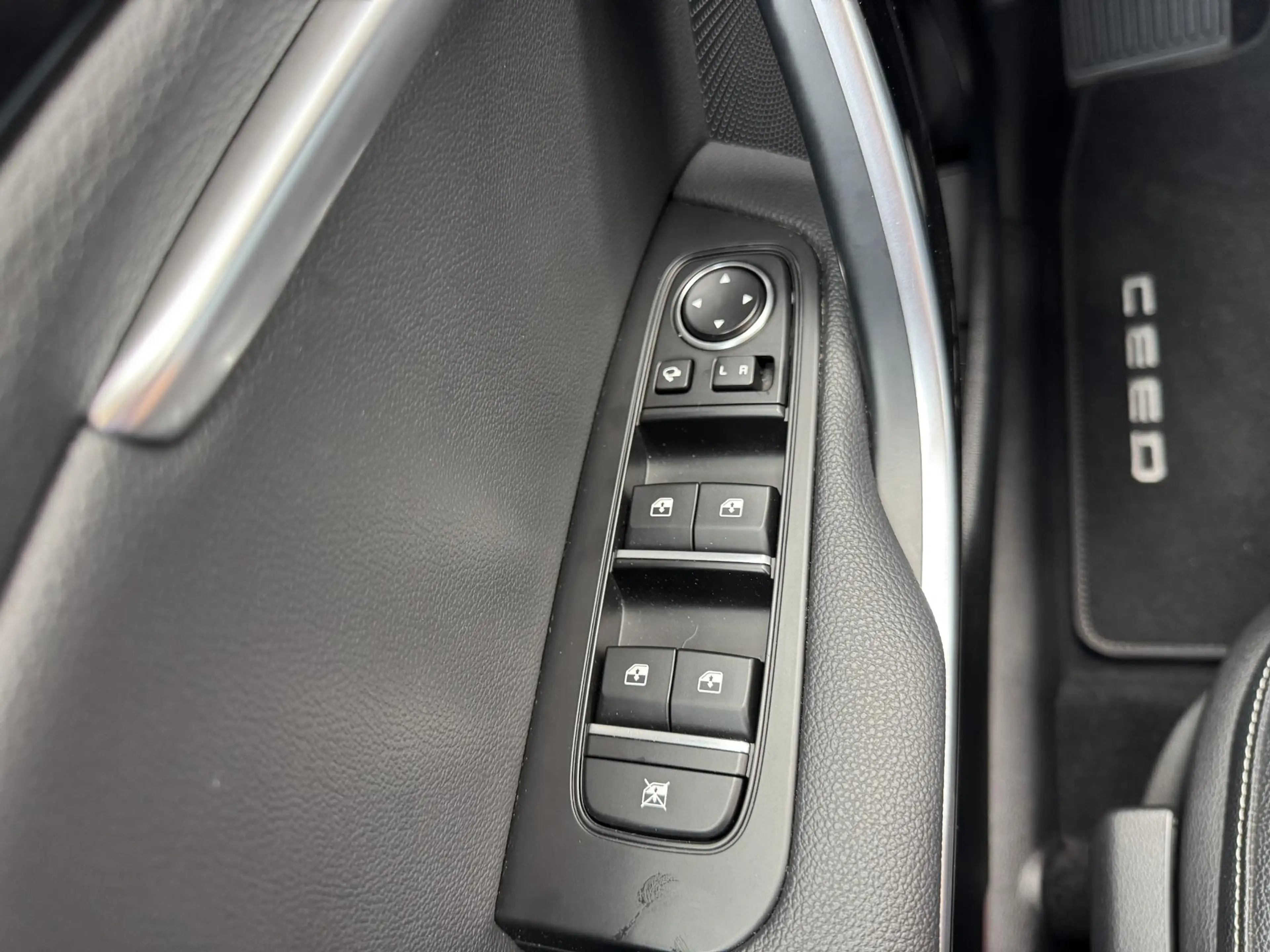 Kia Ceed SW / cee'd SW Sportswagon 1.5 T-GDi DynamicPlusLine / 100% Onder — photo 26