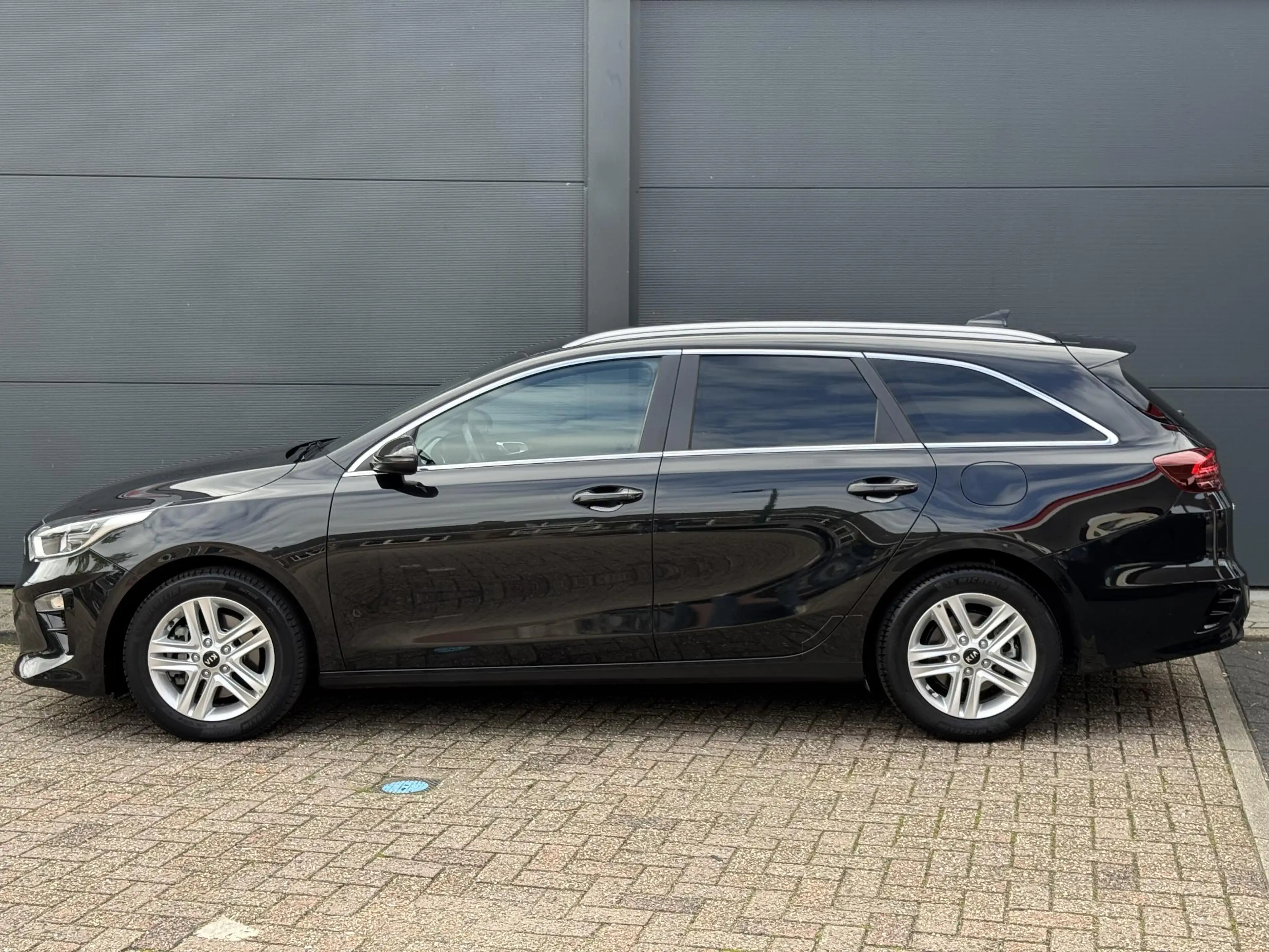 Kia Ceed SW / cee'd SW Sportswagon 1.5 T-GDi DynamicPlusLine / 100% Onder — photo 6
