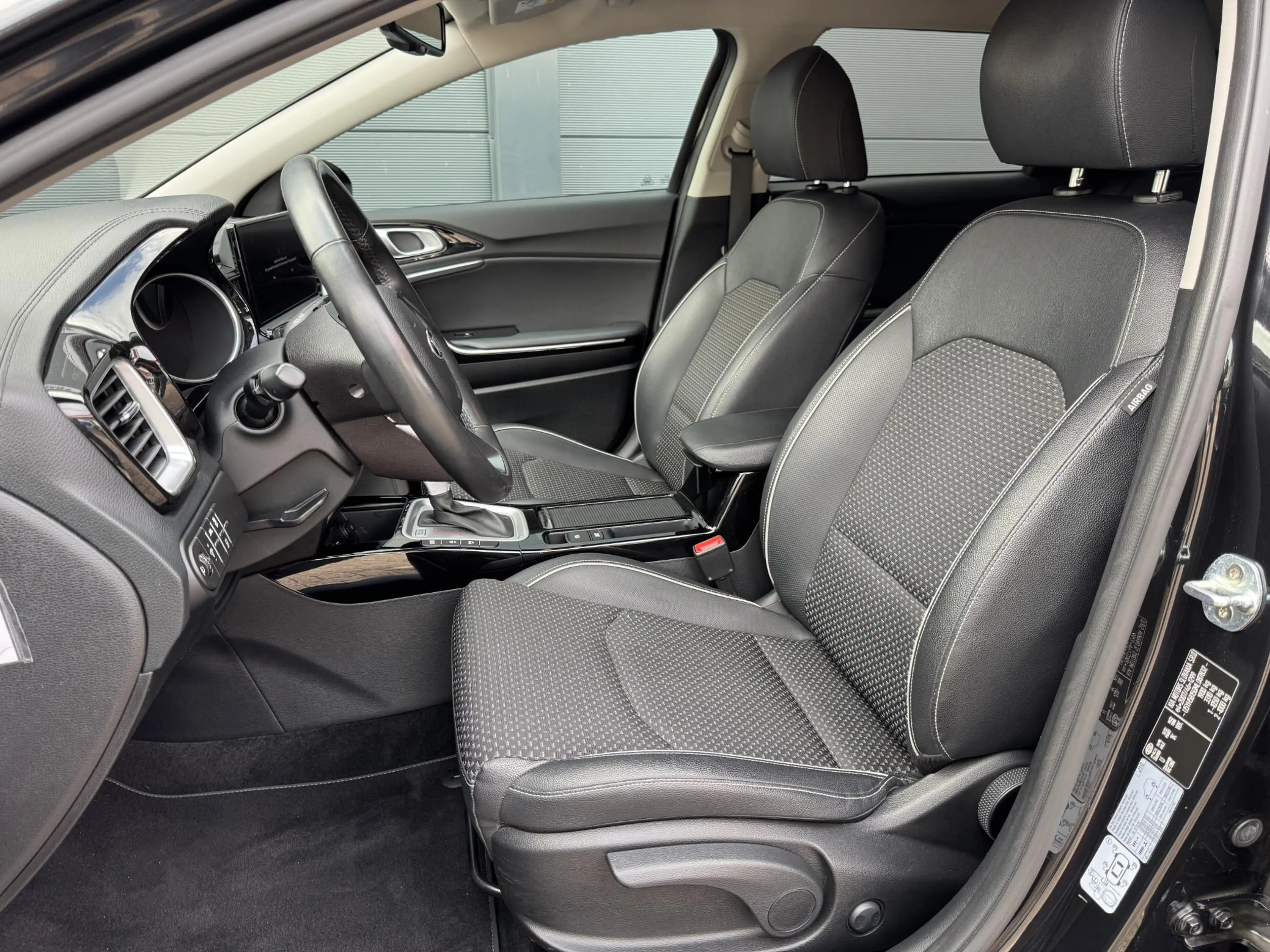 Kia Ceed SW / cee'd SW Sportswagon 1.5 T-GDi DynamicPlusLine / 100% Onder — photo 14