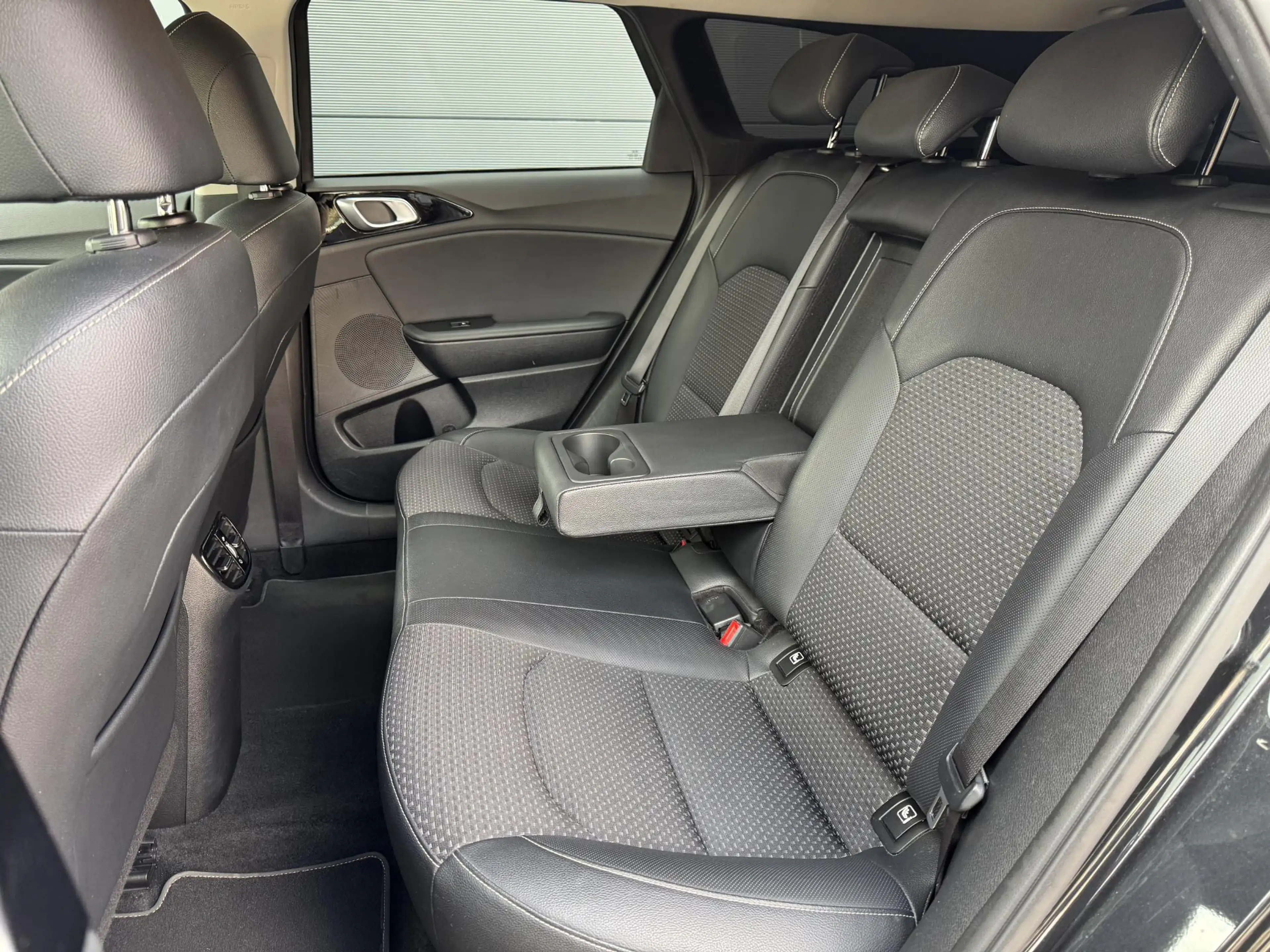 Kia Ceed SW / cee'd SW Sportswagon 1.5 T-GDi DynamicPlusLine / 100% Onder — photo 13