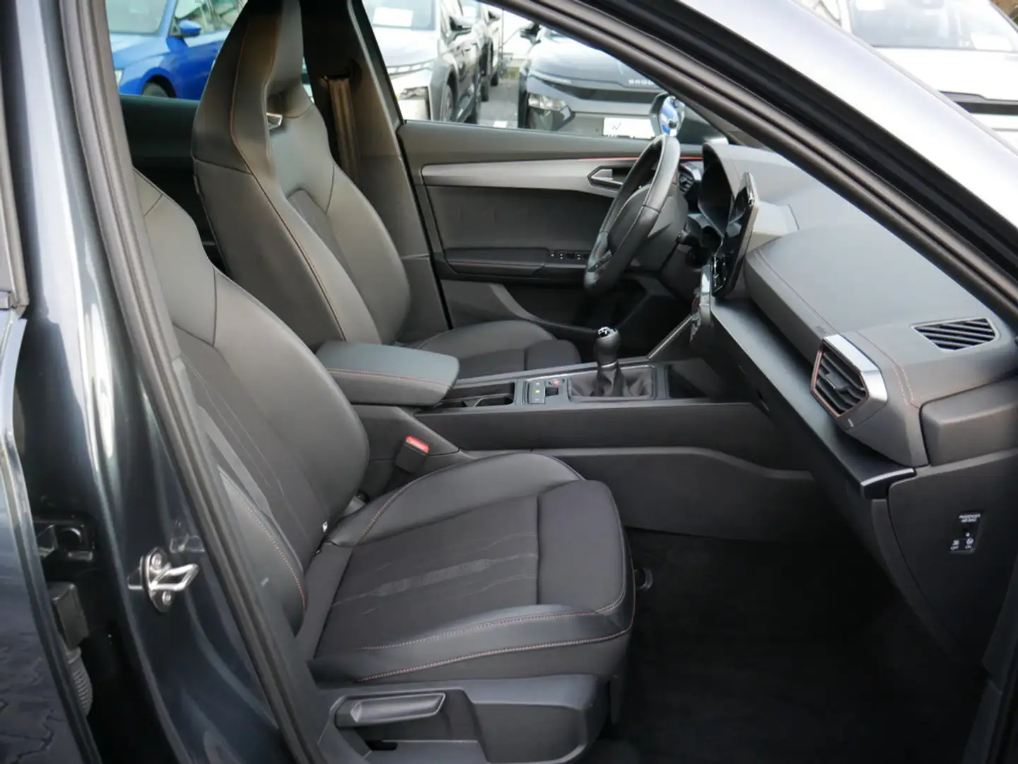 CUPRA Formentor 1.5 TSI PDC SHZ KAMERA NAVI ACC LED Grau - 2