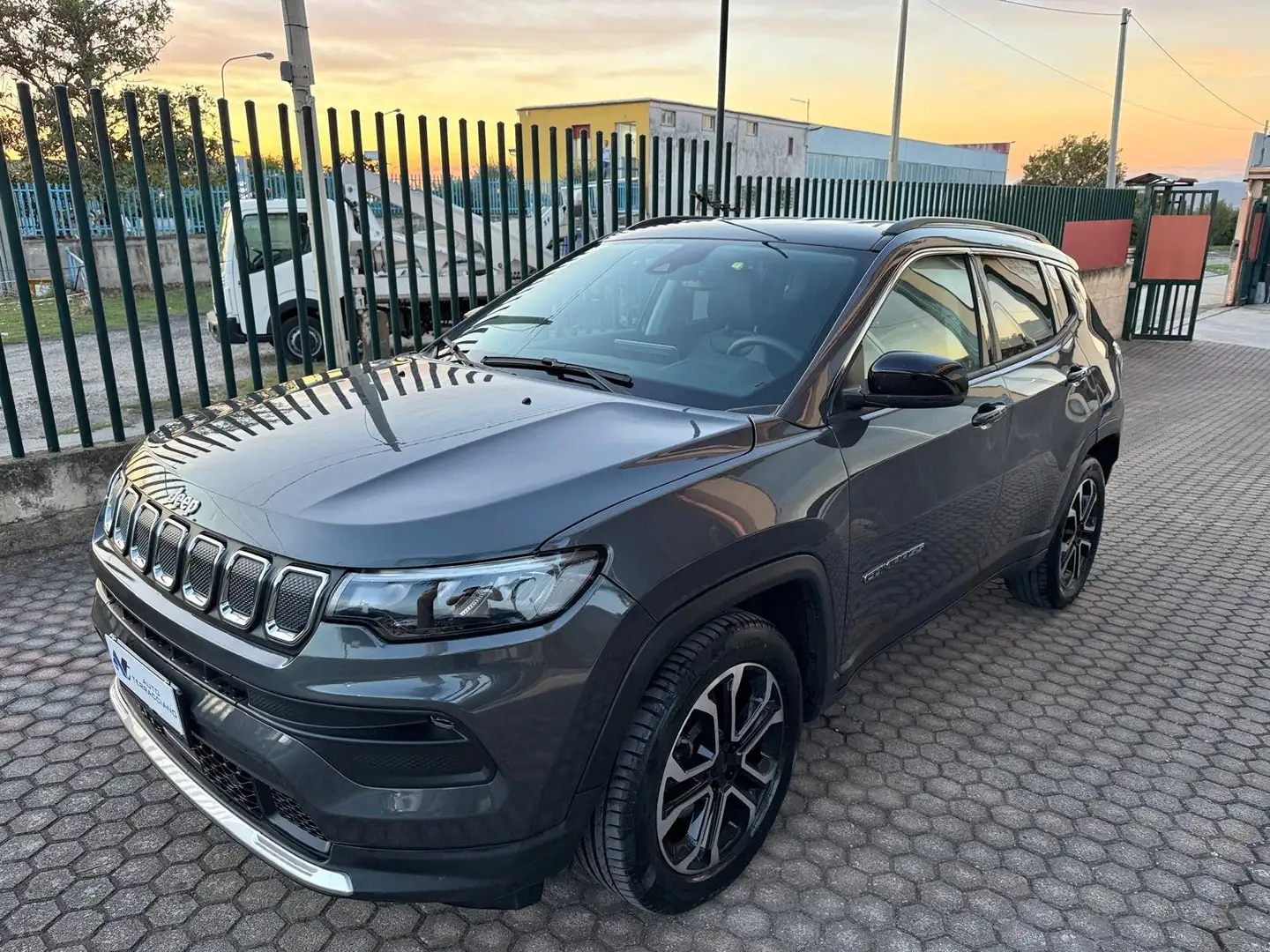 Jeep Compass Restyling 2022 Limited 1.6 mjt  2wd 130cv Gris - 1