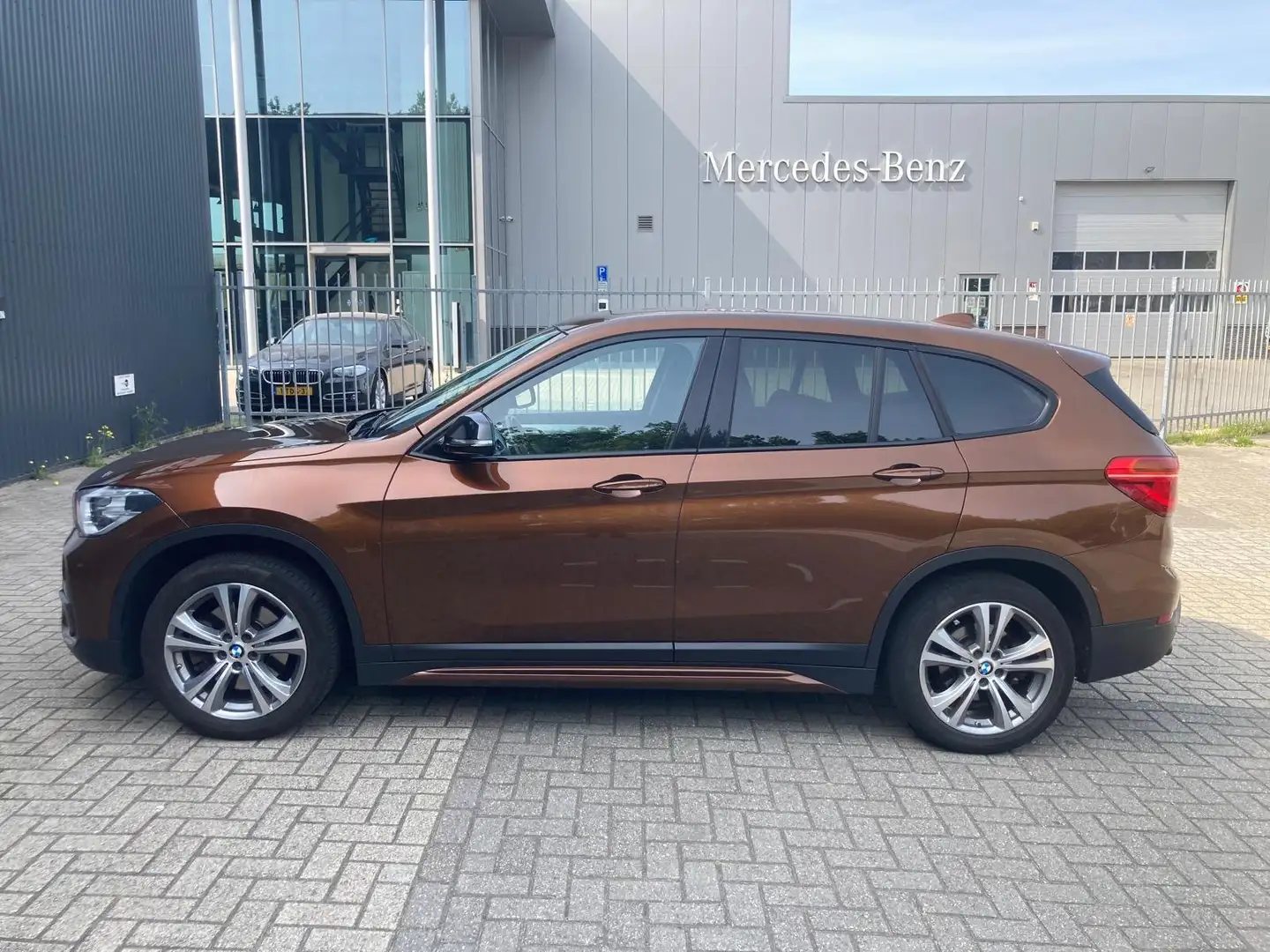 BMW X1 xDrive20i Cent Hi.Ex Bronze - 2