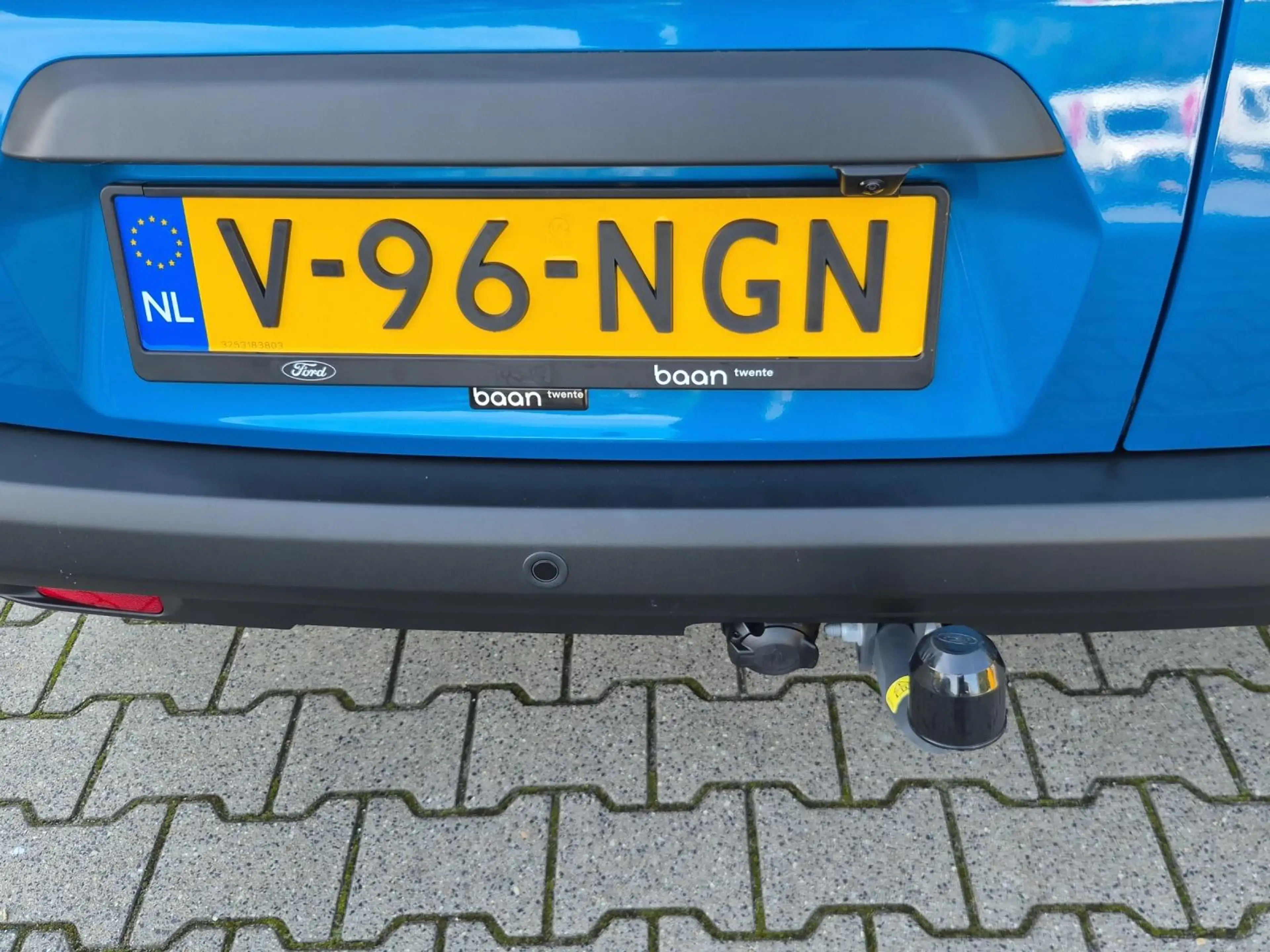 Ford Transit Courier E-Transit Limited 44 kWh — photo 34