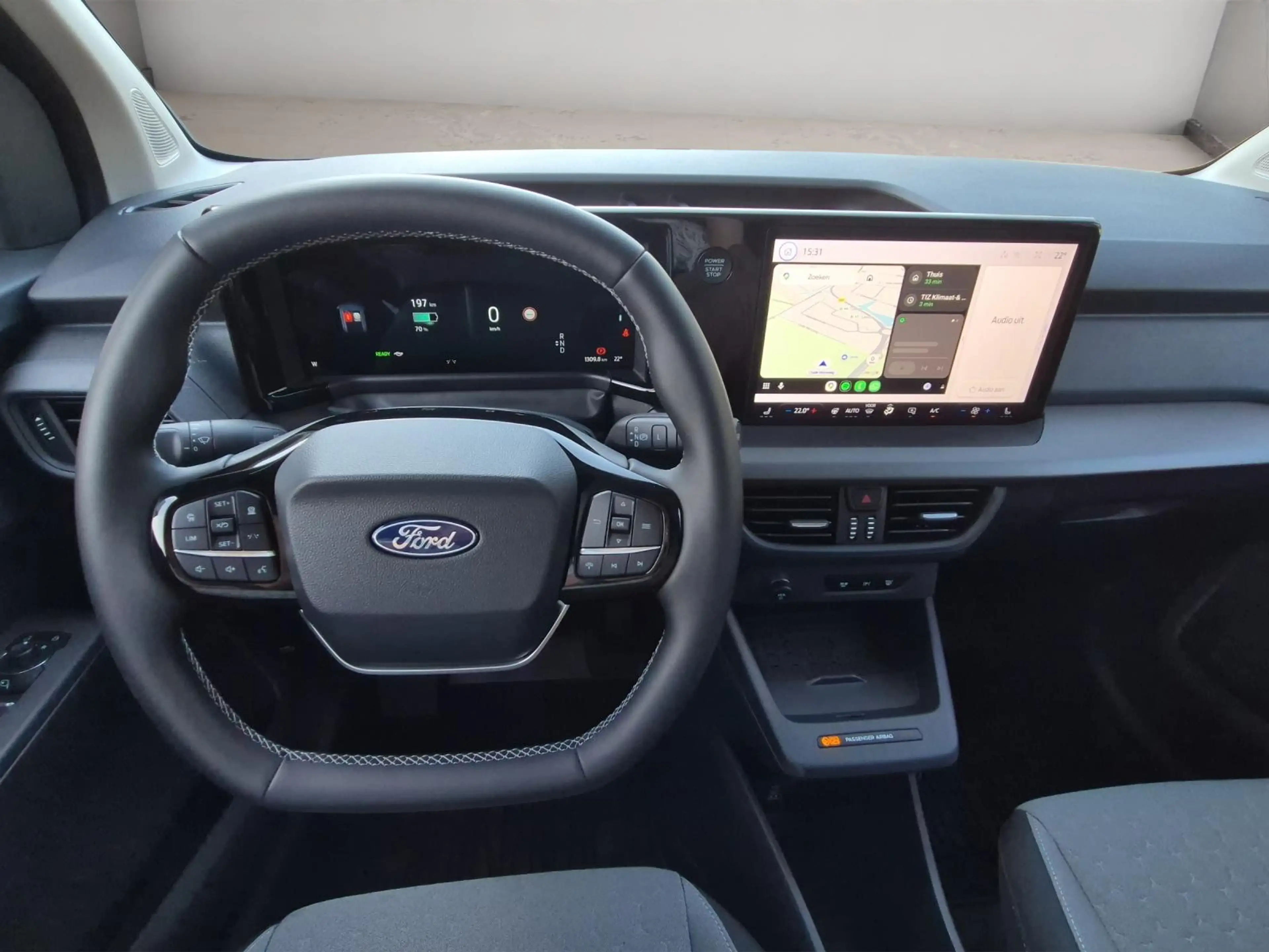 Ford Transit Courier E-Transit Limited 44 kWh — photo 19