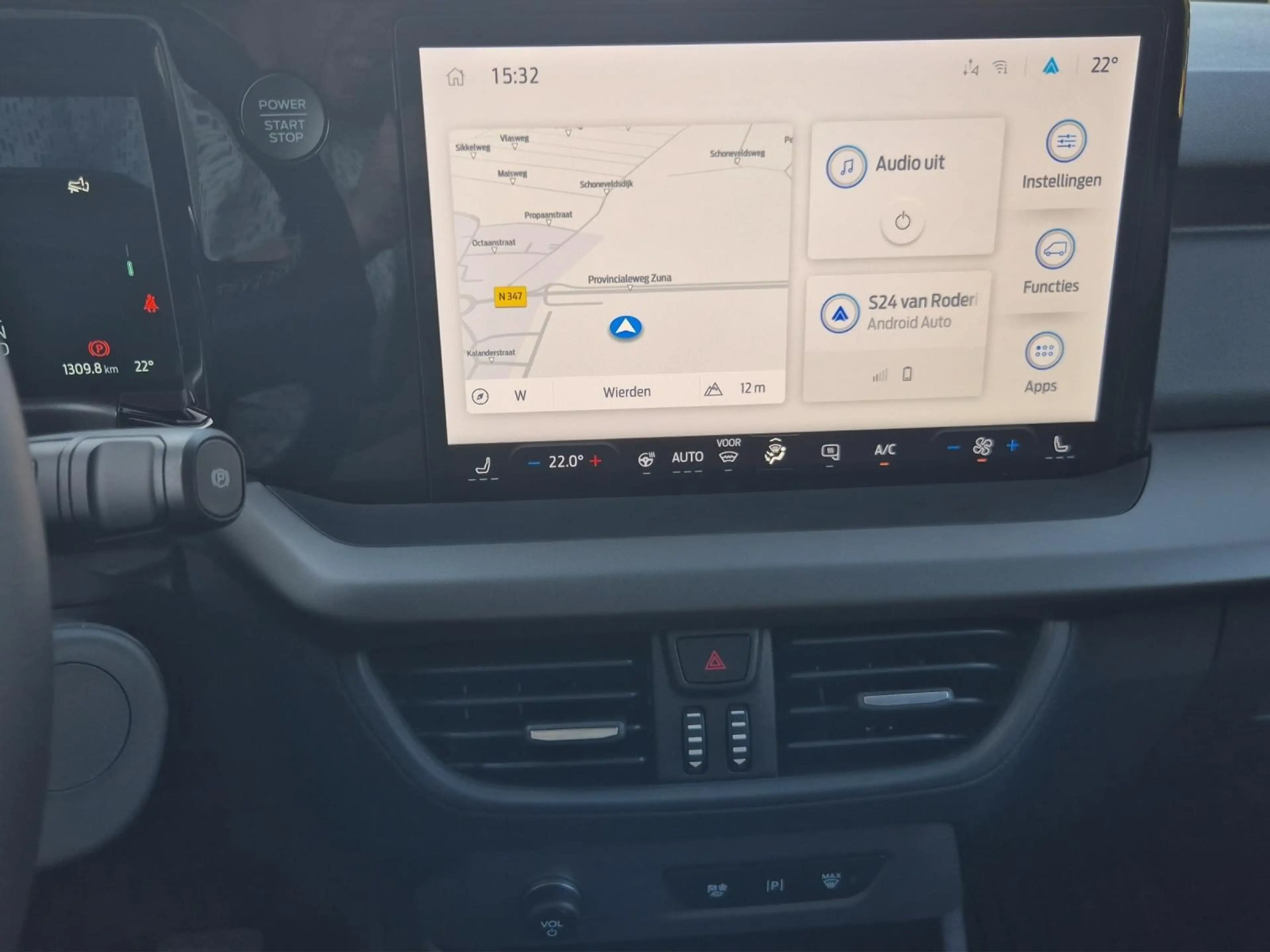 Ford Transit Courier E-Transit Limited 44 kWh — photo 20
