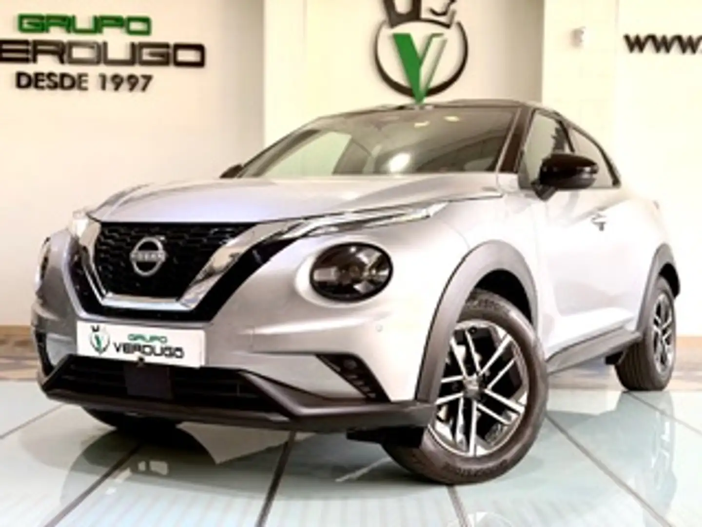 Nissan Juke 1.0 DIG-T N-Connecta 4x2 114 Gris - 1