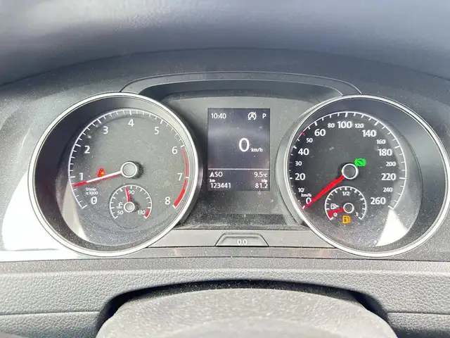 Volkswagen Golf view 13