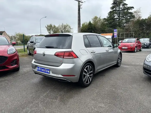 Volkswagen Golf view 4