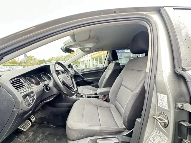Volkswagen Golf view 5