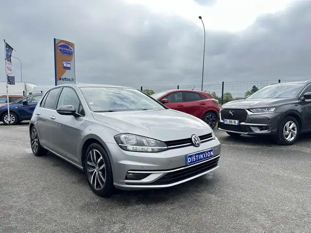 Volkswagen Golf view 2