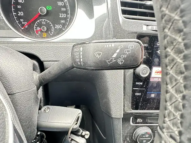 Volkswagen Golf view 10