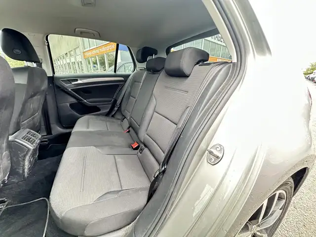 Volkswagen Golf view 6