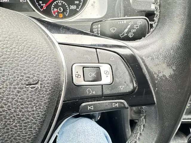 Volkswagen Golf view 9