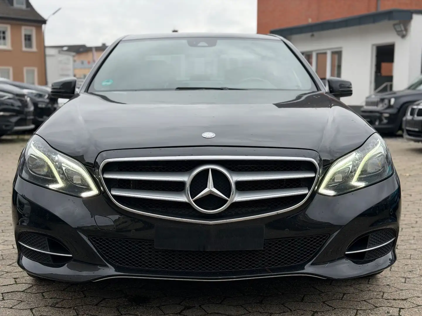 Mercedes-Benz E 220 E -Klasse Lim. E 220 CDI Carplay +++ Schwarz - 2