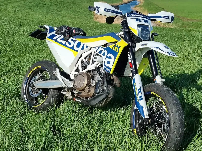 Husqvarna 701 Supermoto - foto 7