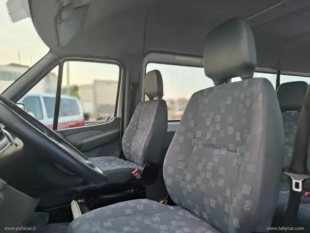 Mercedes-Benz Sprinter view 8