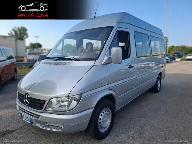 Mercedes-Benz Sprinter view 13