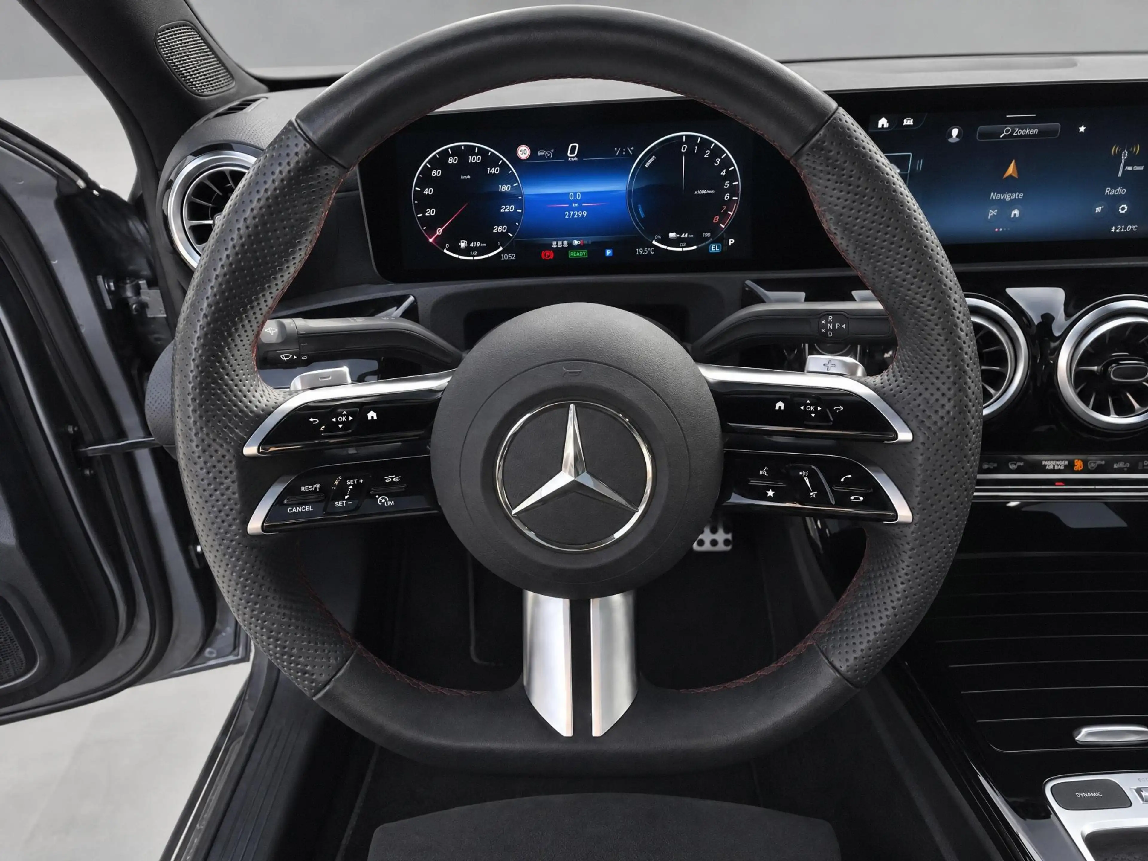 Mercedes-Benz A 250 e Business Solution AMG — photo 9