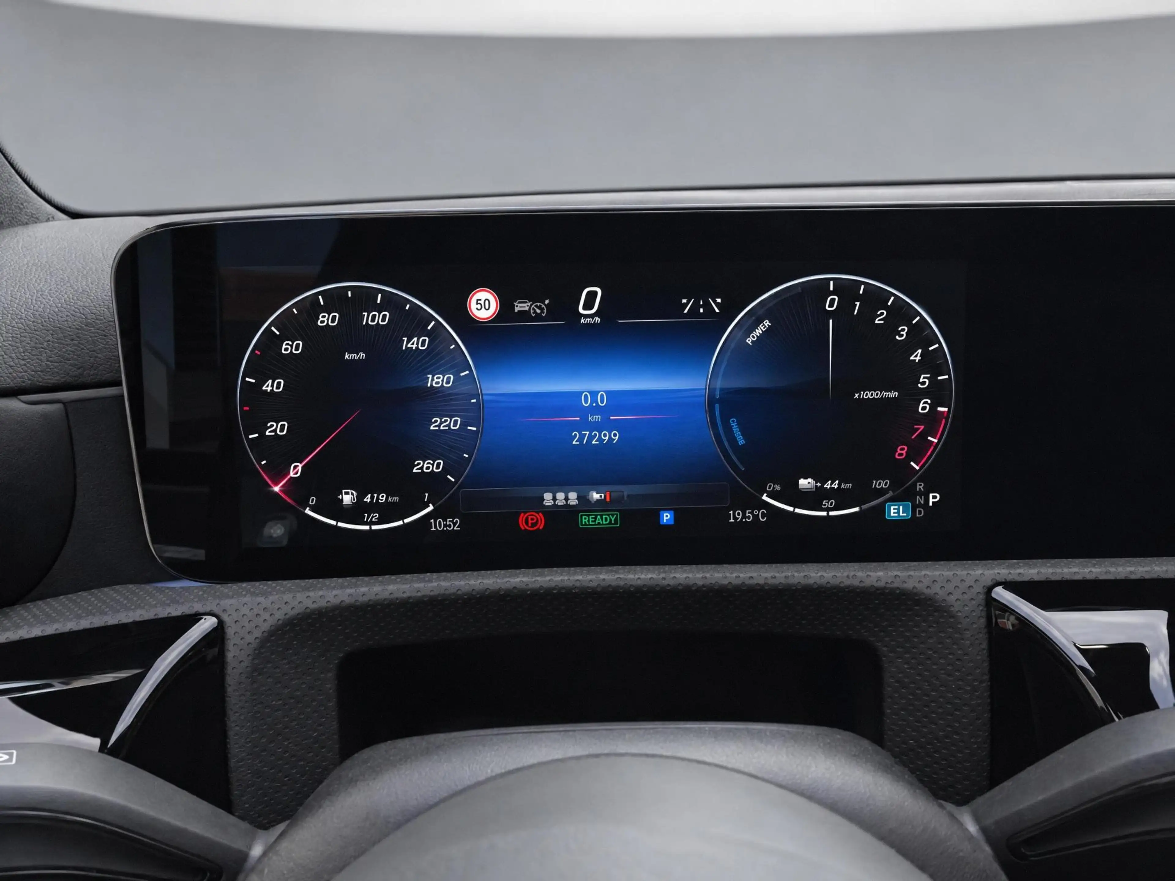 Mercedes-Benz A 250 e Business Solution AMG — photo 10
