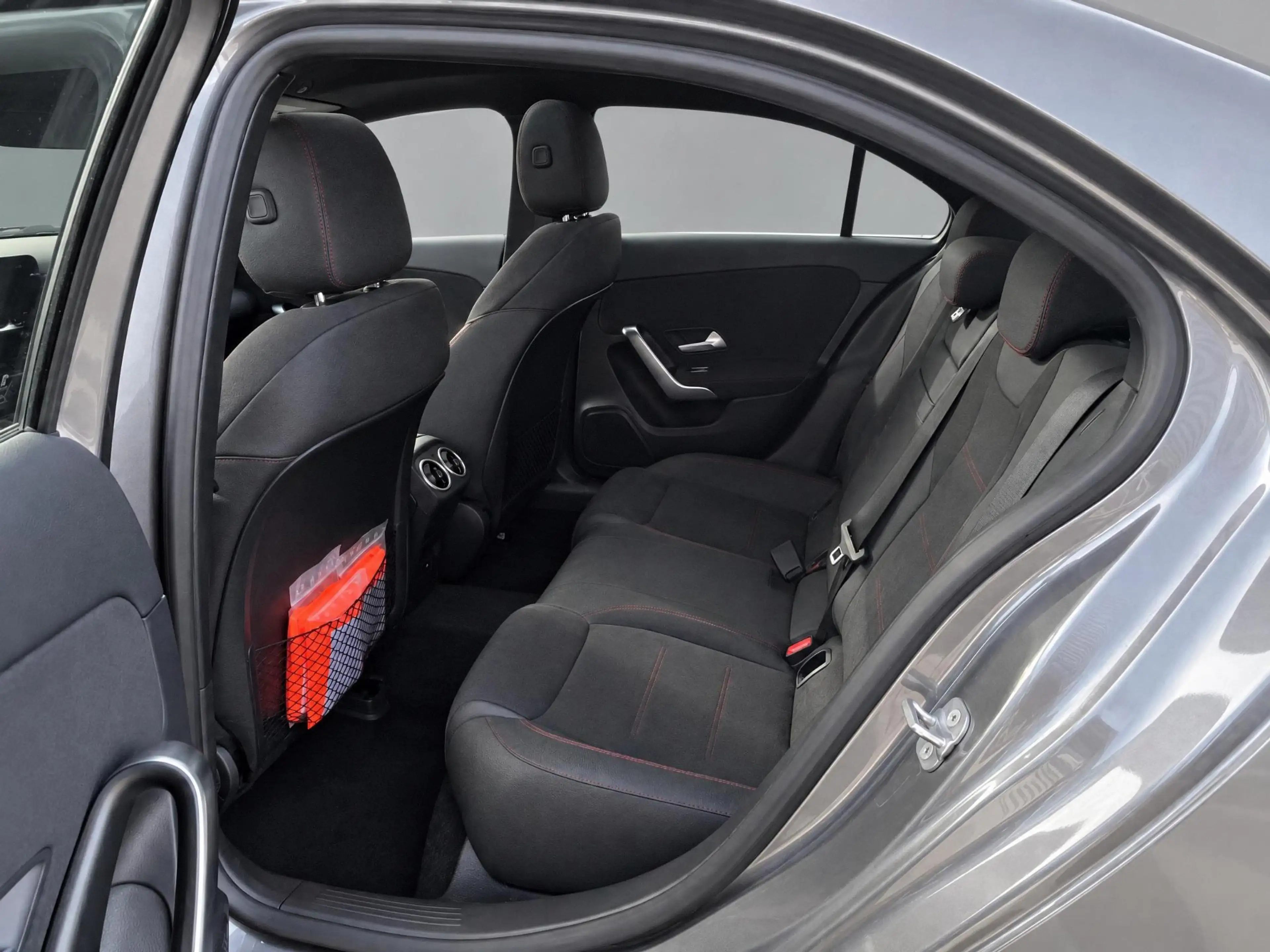 Mercedes-Benz A 250 e Business Solution AMG — photo 8