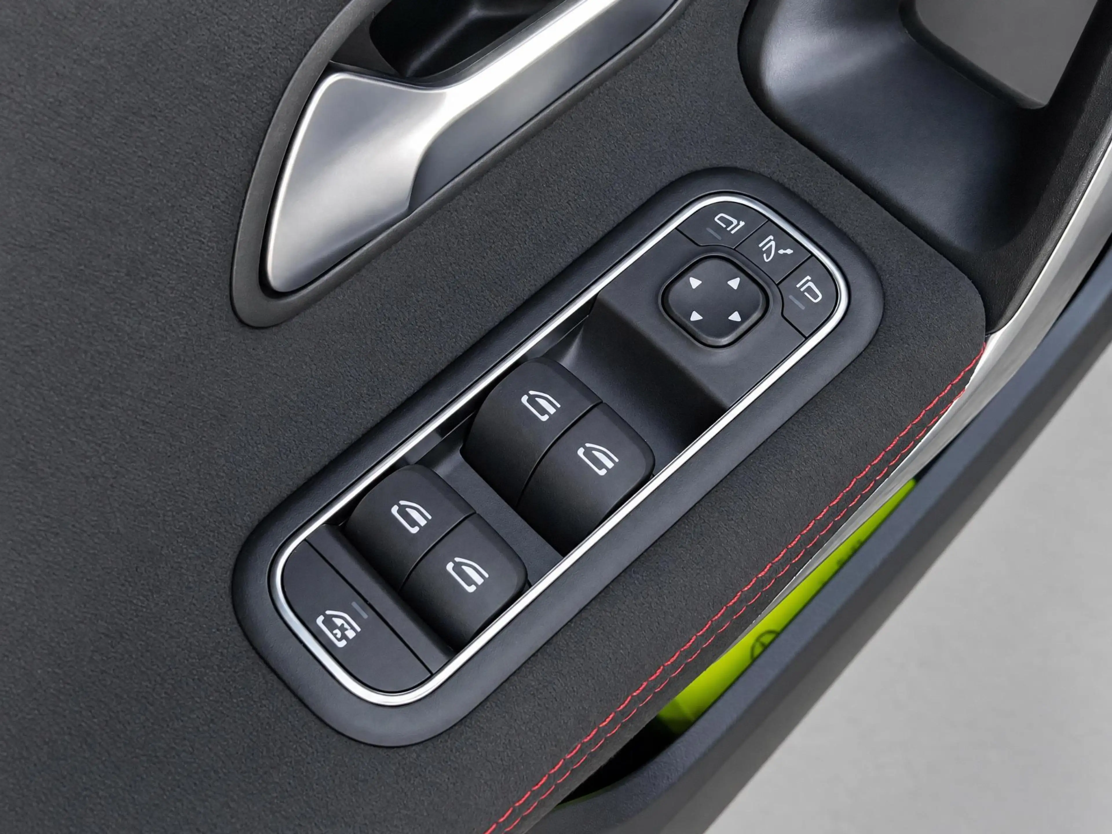Mercedes-Benz A 250 e Business Solution AMG — photo 15