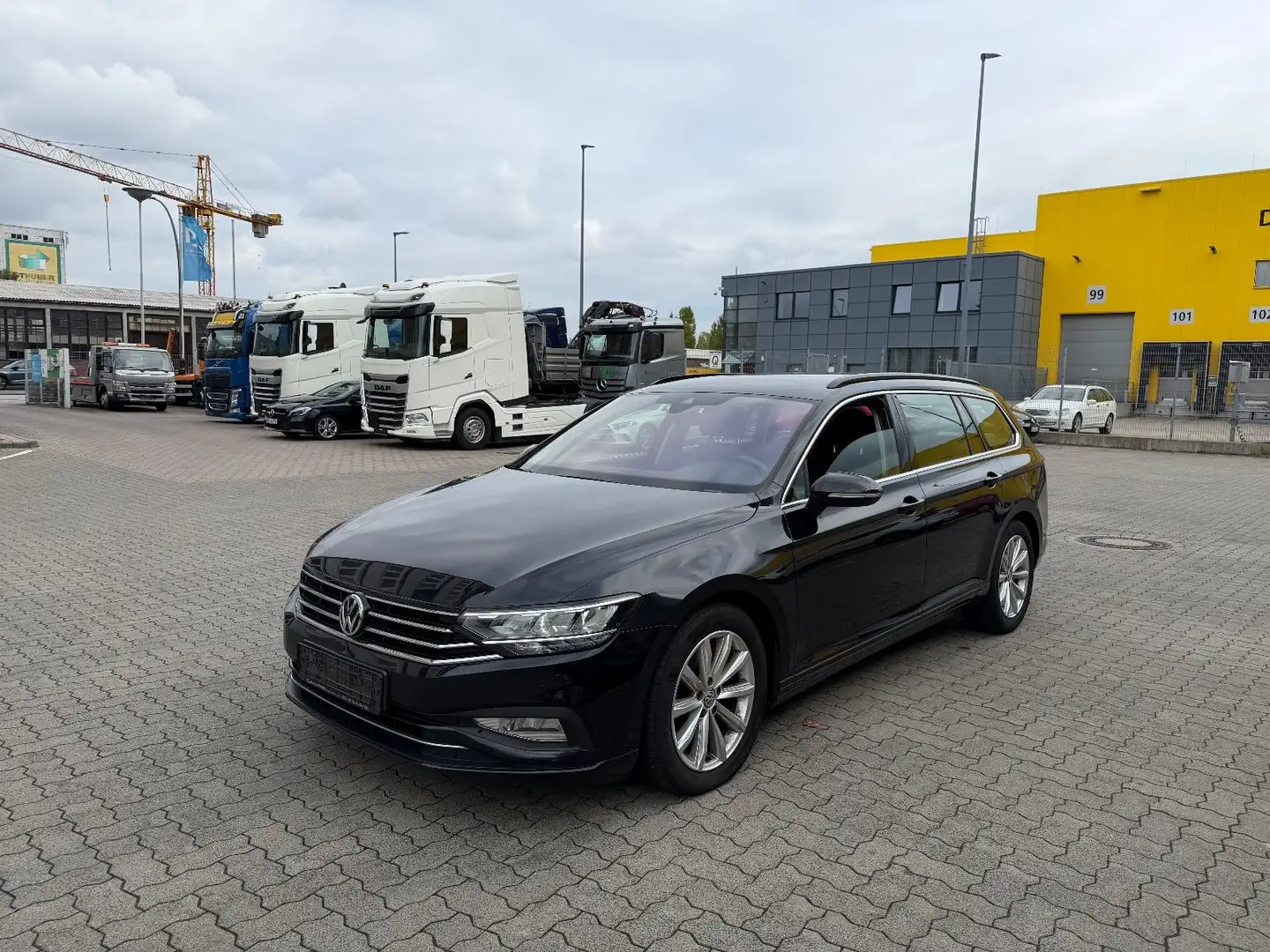 Volkswagen Passat Variant Passat 1.5 TSI DSG Variant Business Schwarz - 1