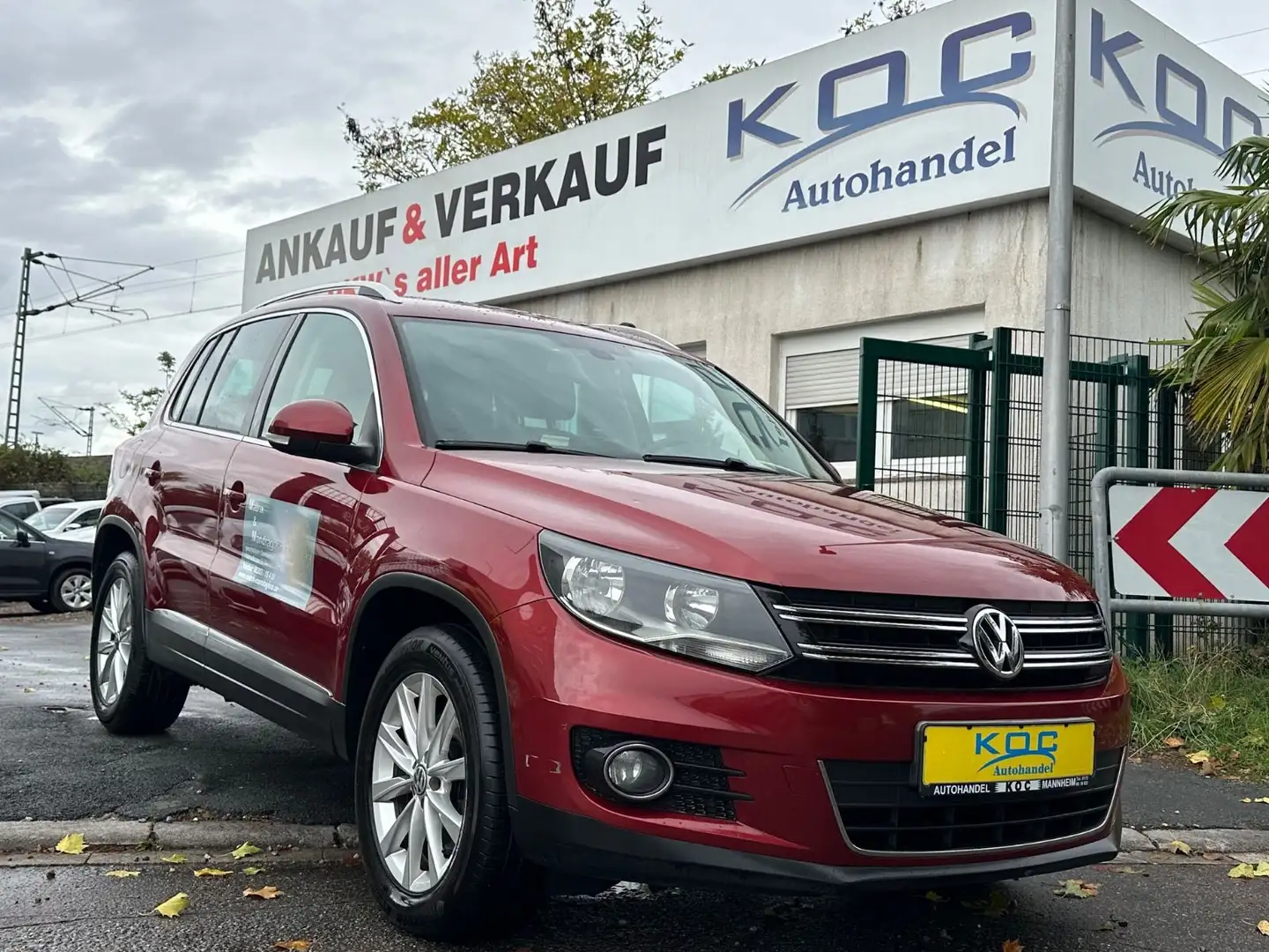 Volkswagen Tiguan Sport & Style BMT Rouge - 1