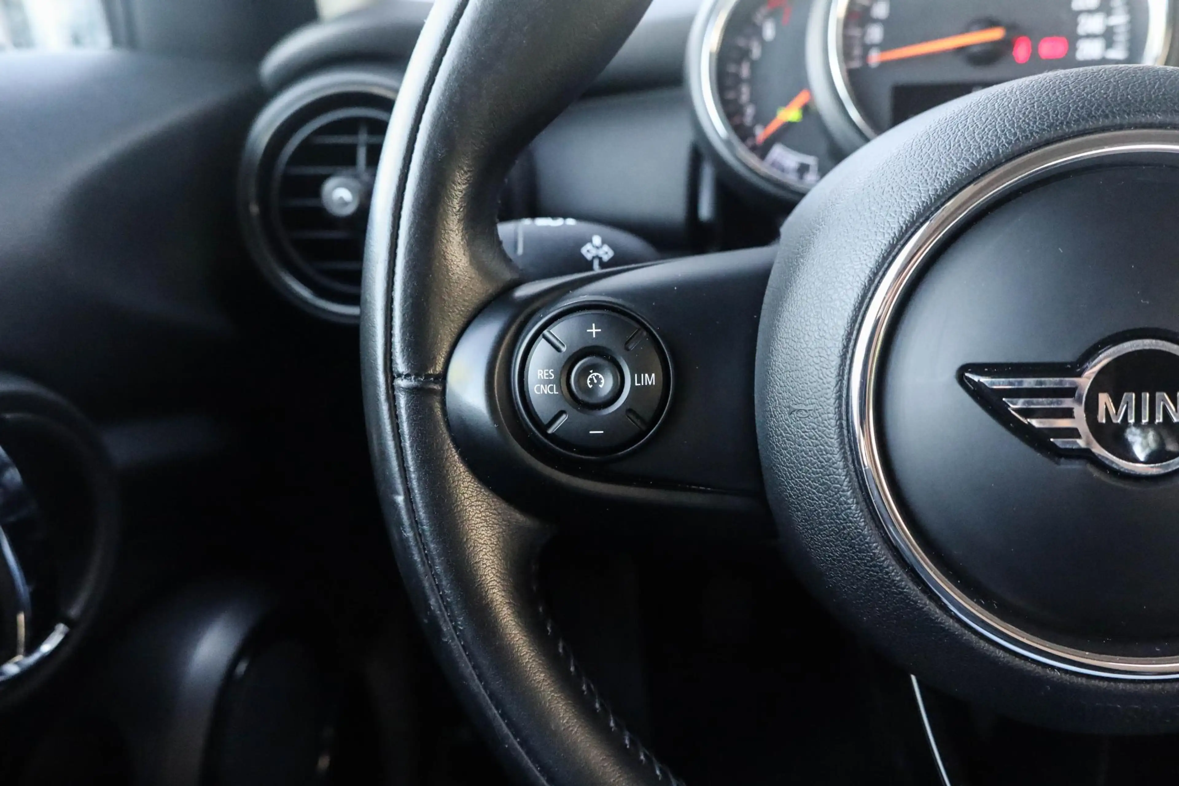 MINI One 5-Deurs 1.5 First Apple Carplay Navigatie — photo 16
