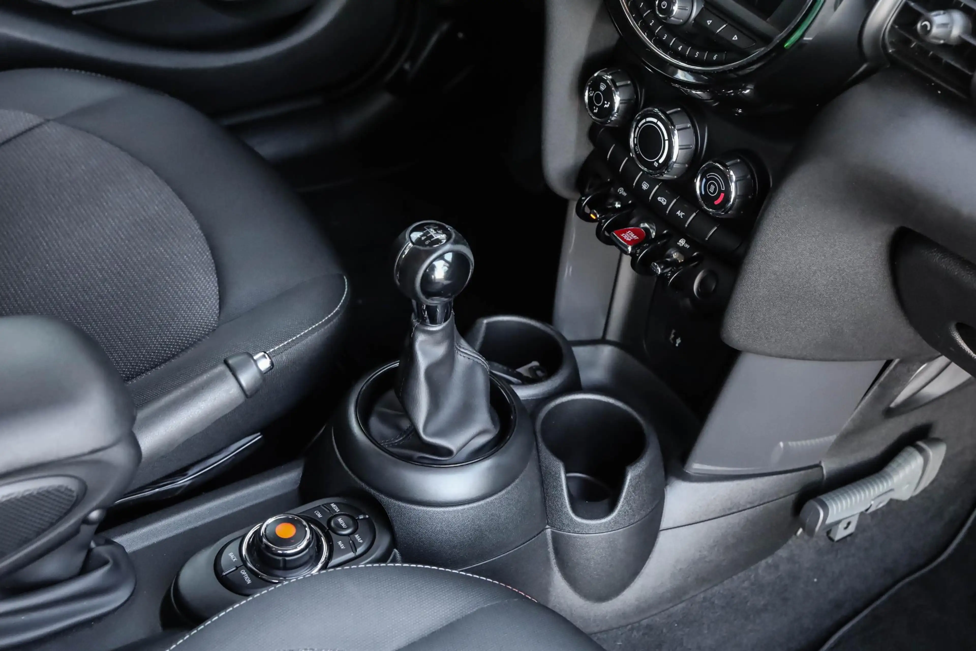 MINI One 5-Deurs 1.5 First Apple Carplay Navigatie — photo 38