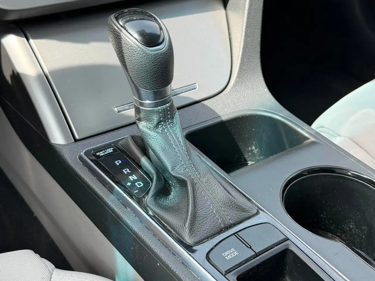 Hyundai SONATA снимка Hyundai SONATA