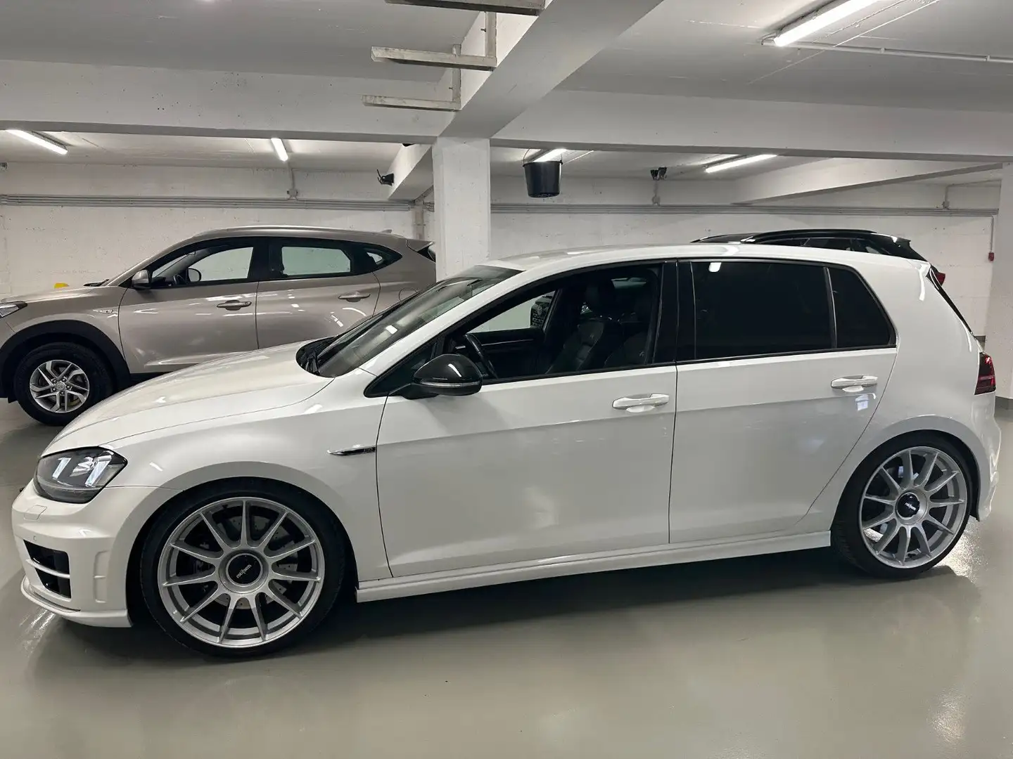 Volkswagen Golf VII Lim. R  4M Leder/Carplay/Temp/K&W/ Weiß - 2