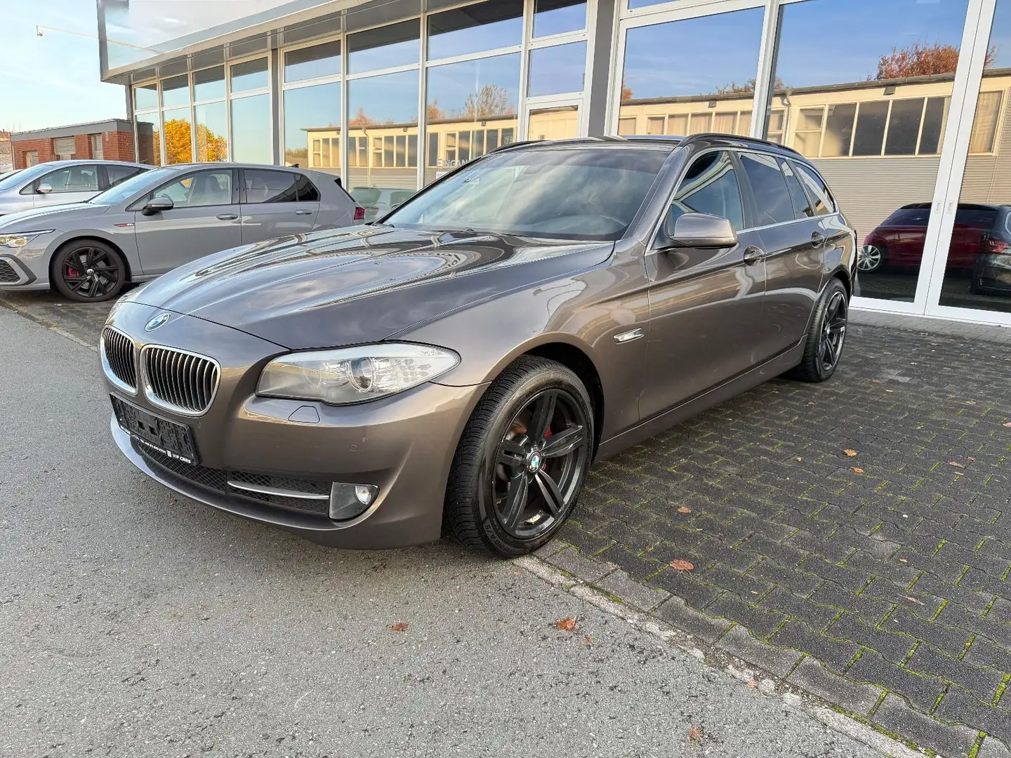 BMW 520 5 Touring 520 d*TEMPOMAT*TÜV-HU NEU* Braun - 1
