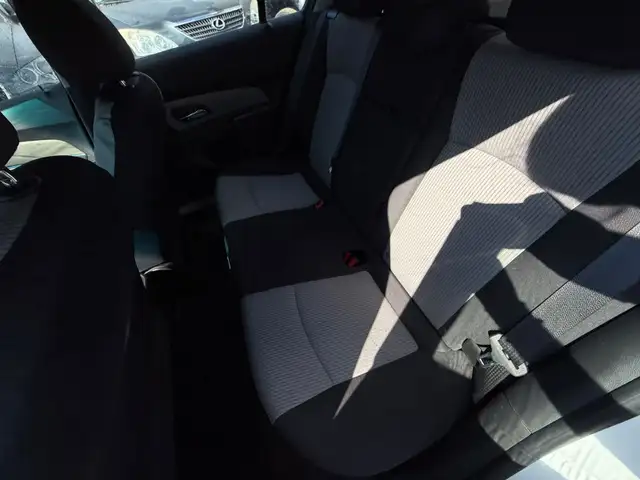 Chevrolet Cruze view 9