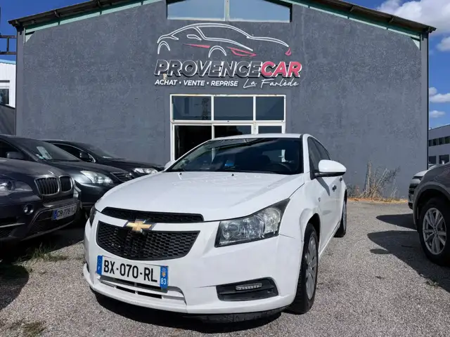 2011 Chevrolet Cruze in White for sale