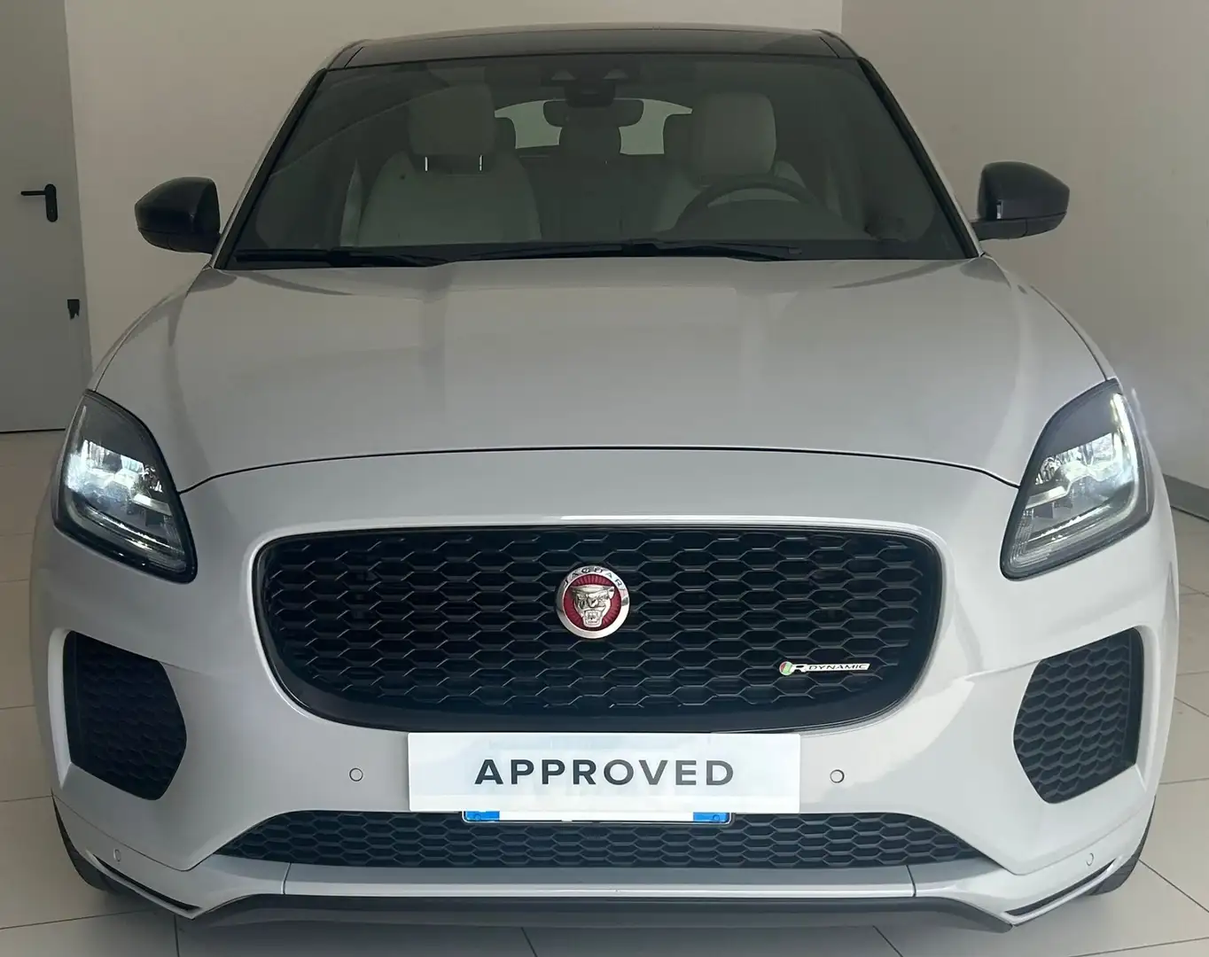 Jaguar E-Pace 2.0D 150 CV AWD aut. R-Dynamic SE Beige - 2