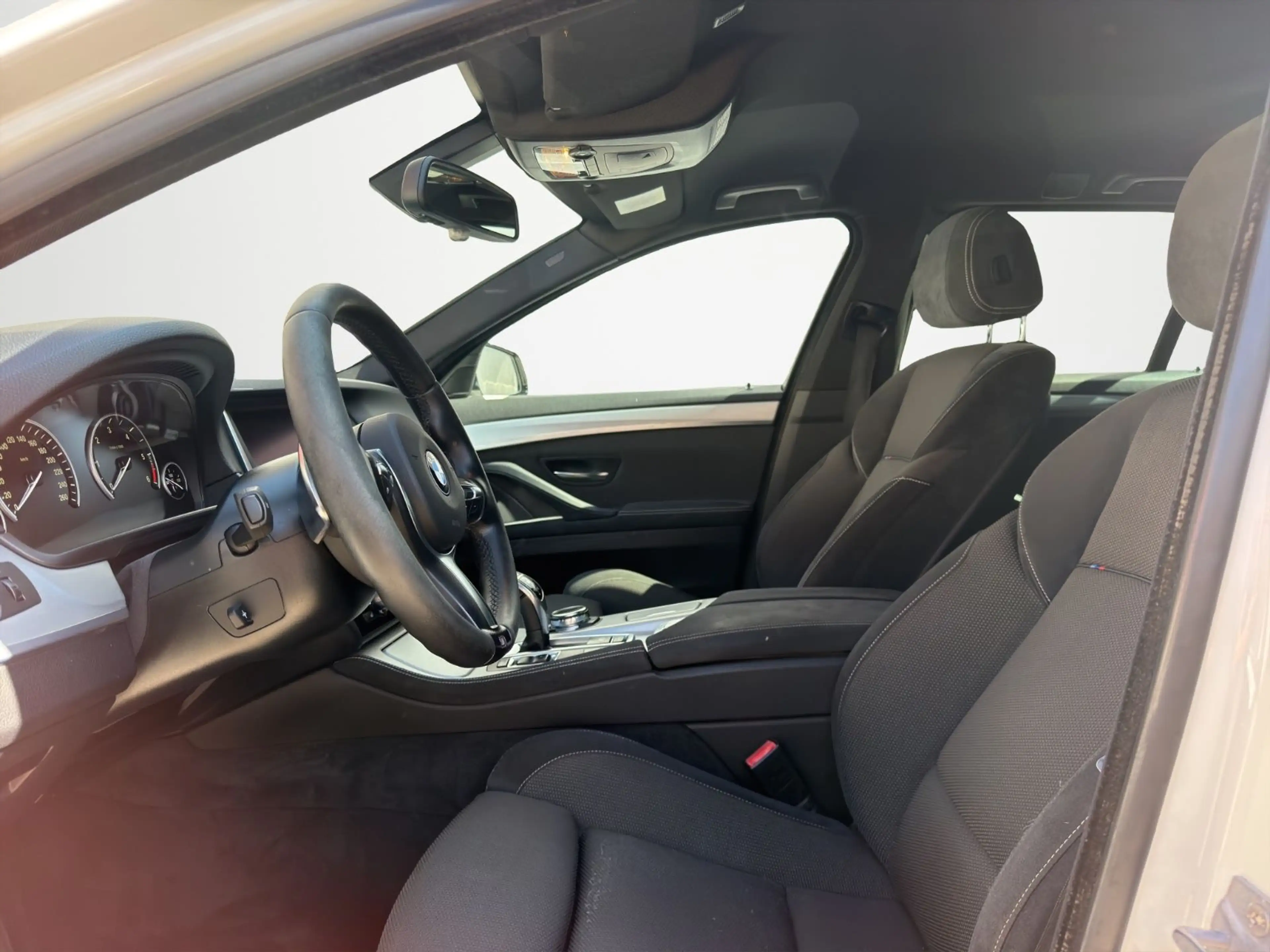 BMW 550 5 Touring M550 d xDrive — photo 9