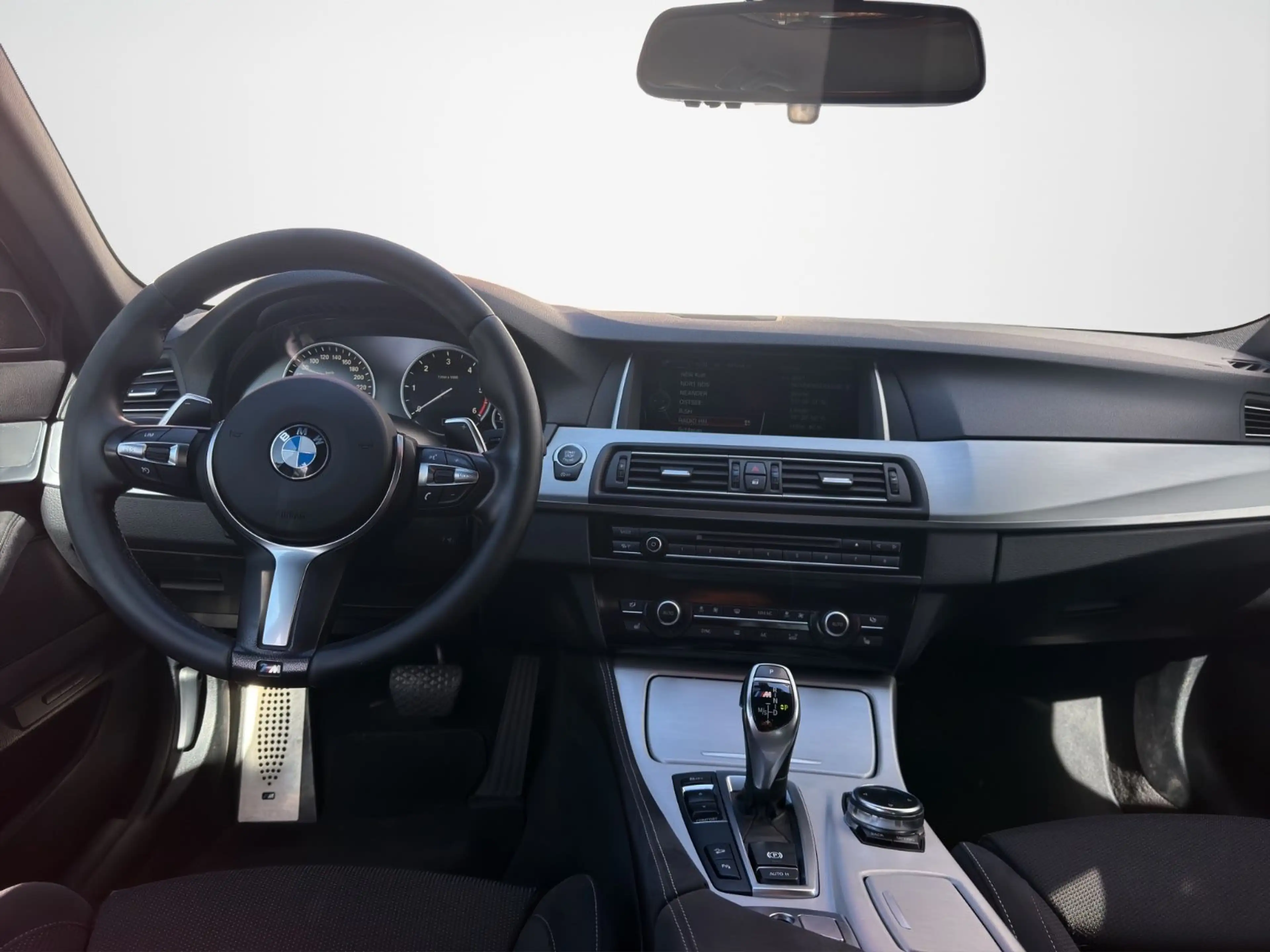 BMW 550 5 Touring M550 d xDrive — photo 10