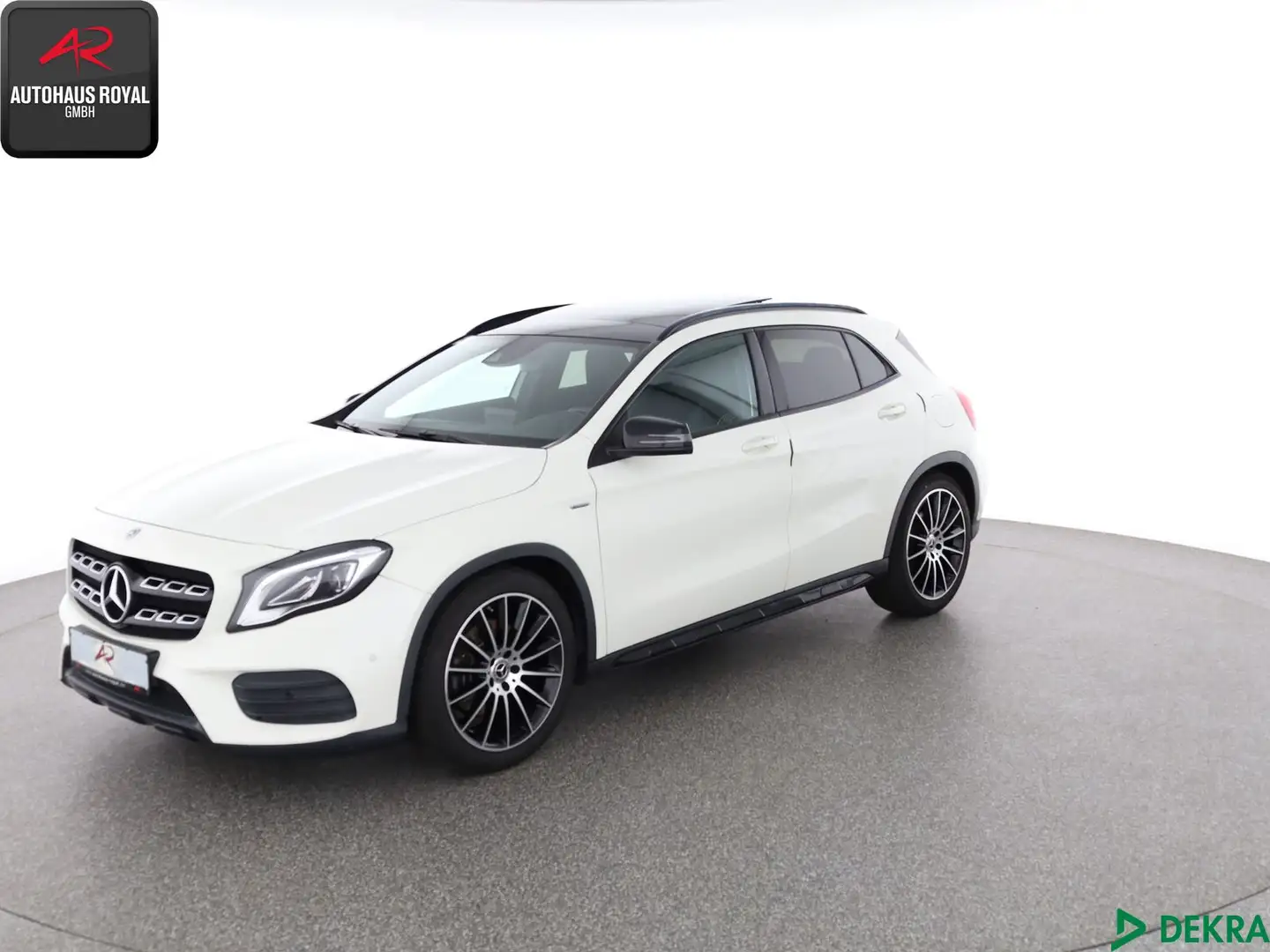 Mercedes-Benz GLA 220 GLA 220 4M AMG NIGHTPAKET,PANORAMA,19ZOLL,SH Weiß - 1