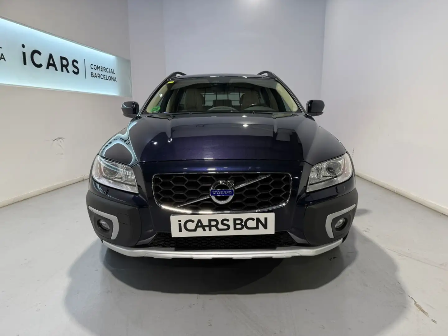 Volvo XC70 D4 Momentum Aut. 181 Gris - 2