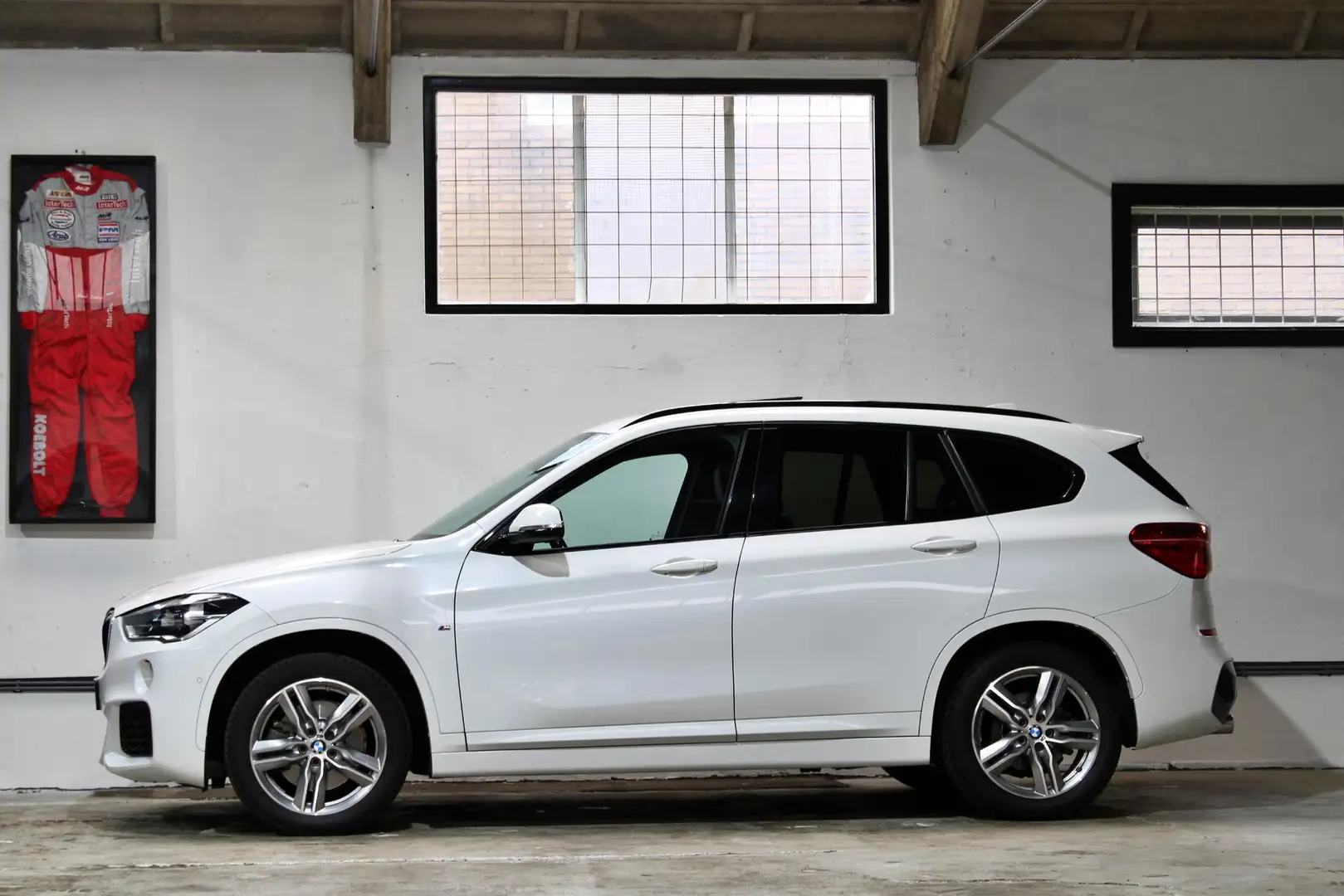 BMW X1 xDrive20i High Executive | M-Sport | Panoramadak | Blanco - 2
