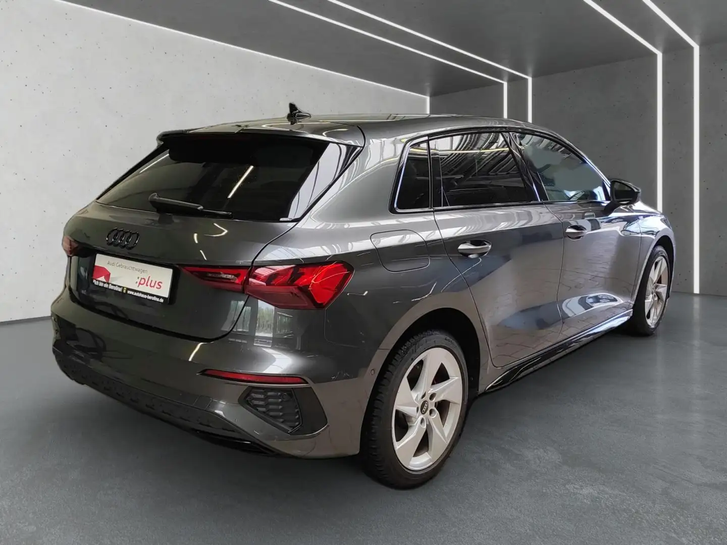 Audi A3 45 TFSI e S line S tronic *PANO* Gris - 2