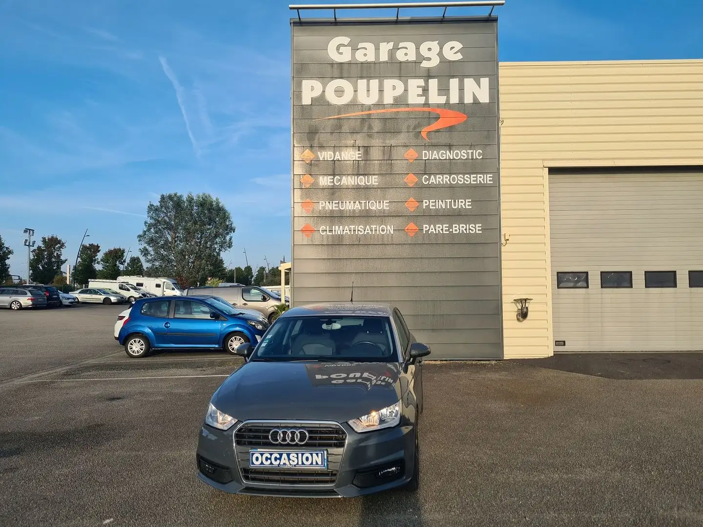 Audi A1 1.0 TFSI 95CH ULTRA Gris - 1