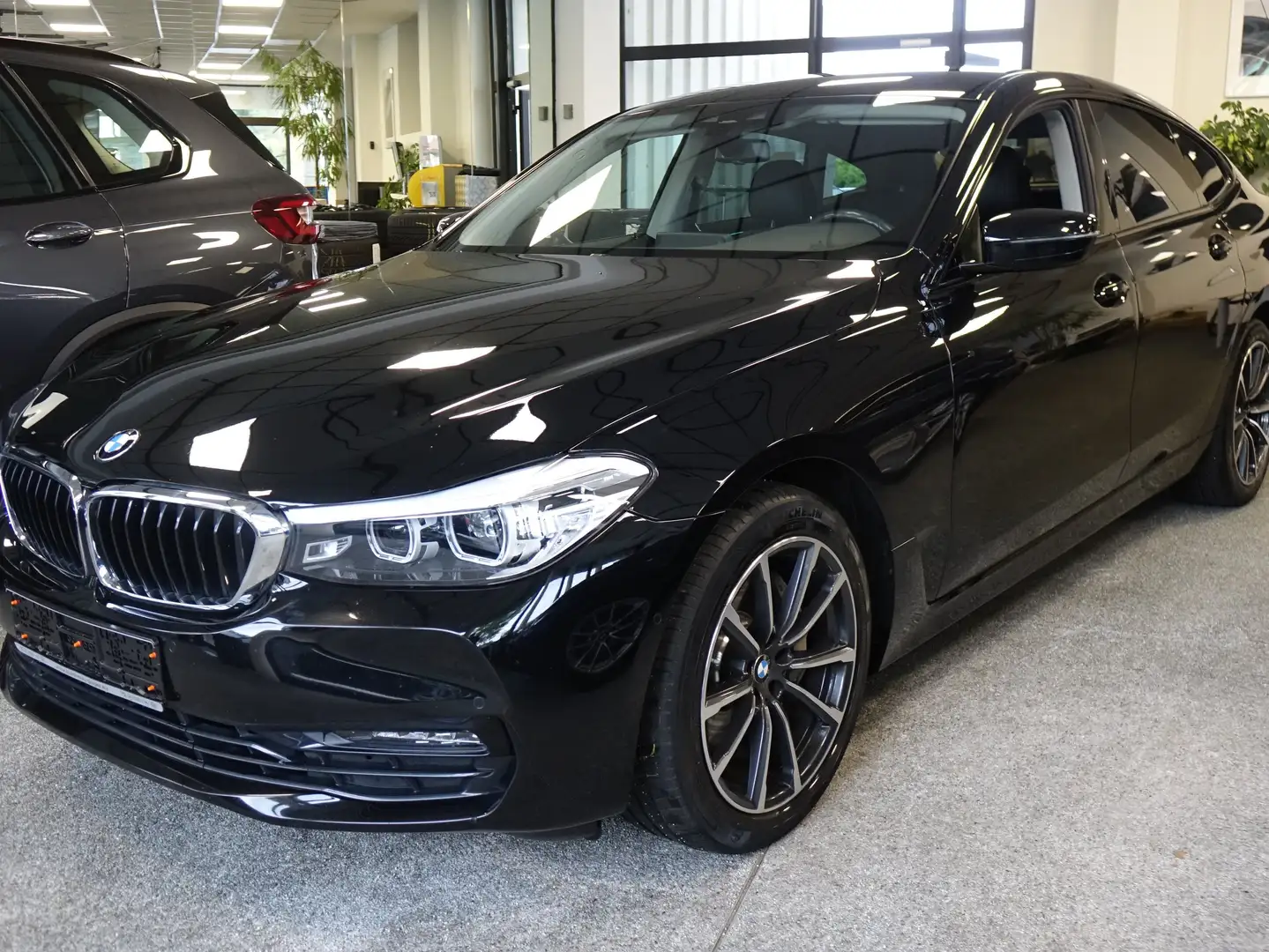 BMW 630 630 d xDrive Sport Line+M-Lenkrad+H/K+Luftfederung Czarny - 2