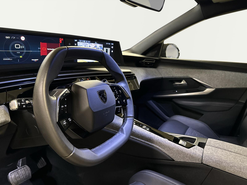 Peugeot 5008 1.2 Hybrid 145 Allure 7p — photo 7