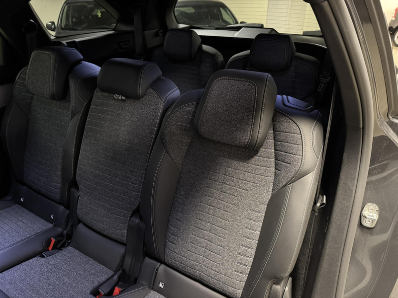 Peugeot 5008 1.2 Hybrid 145 Allure 7p — photo 17