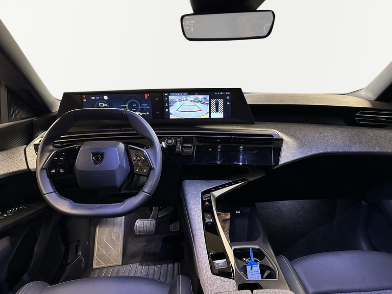 Peugeot 5008 1.2 Hybrid 145 Allure 7p — photo 8