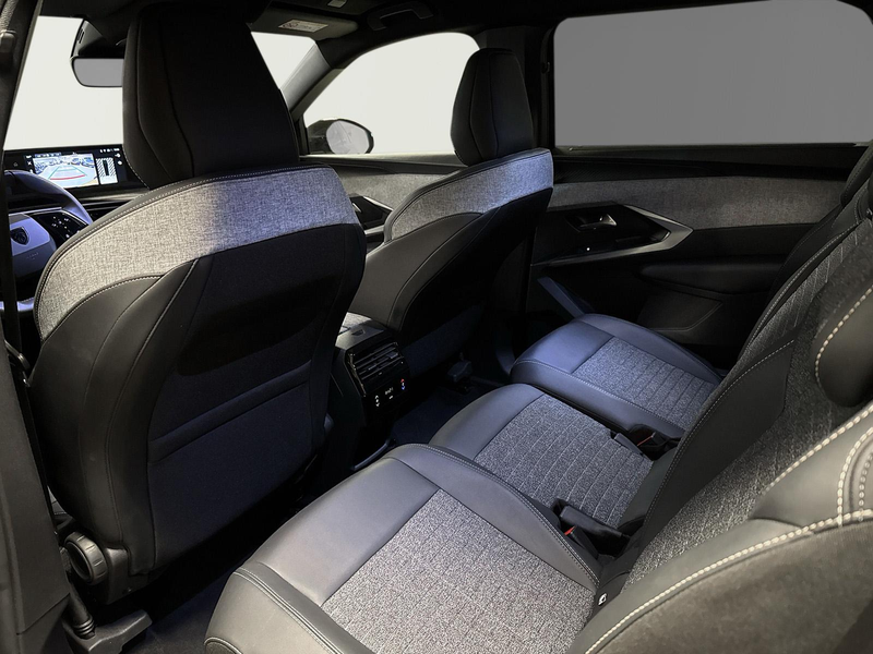 Peugeot 5008 1.2 Hybrid 145 Allure 7p — photo 16