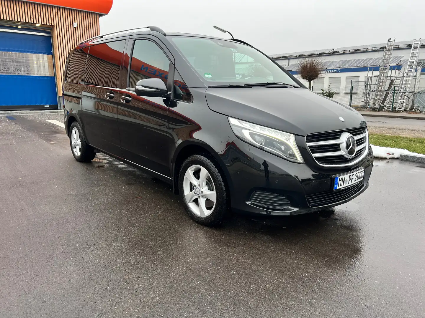 Mercedes-Benz V 250 d kompakt 7G-TRONIC SCORE Schwarz - 1